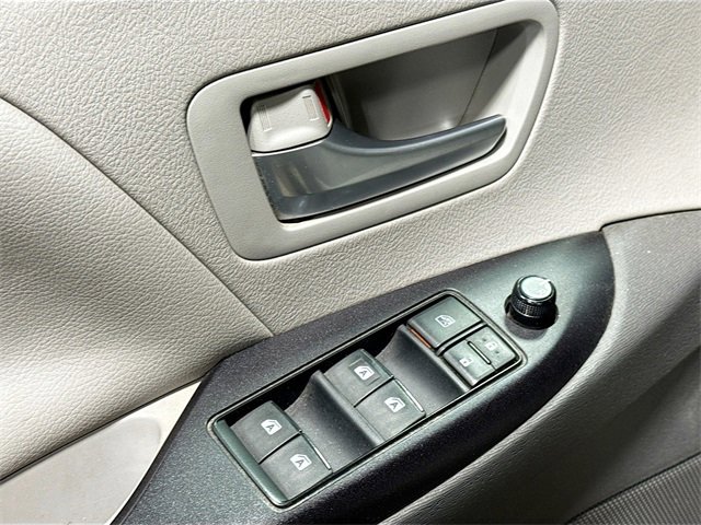 Used 2016 Toyota Sienna LE image 19