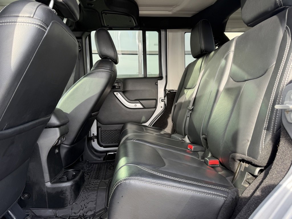 Used 2017 Jeep Wrangler Unlimited Sahara w/ Max Tow Package image 19