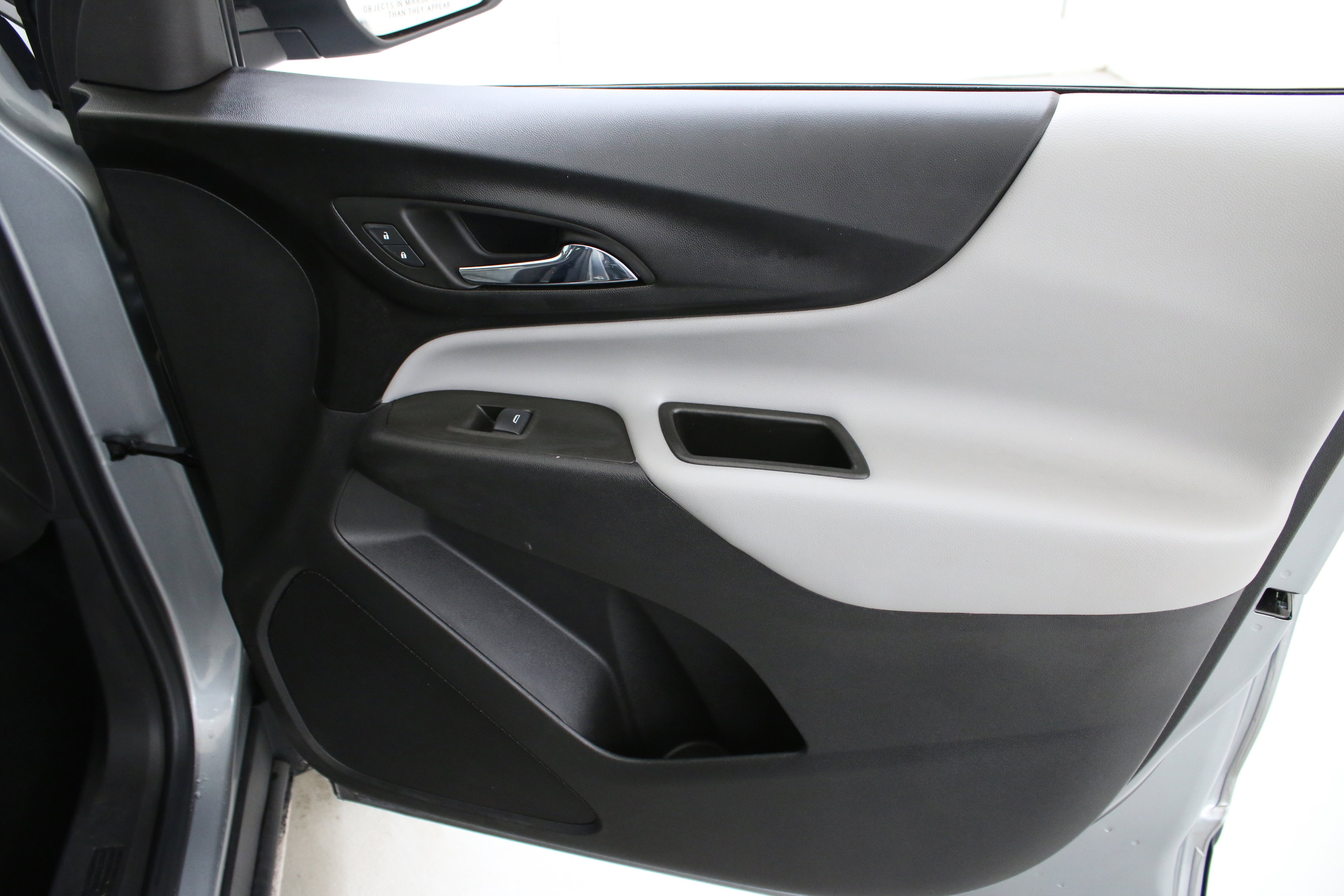 Used 2023 Chevrolet Equinox LS FWD image 31