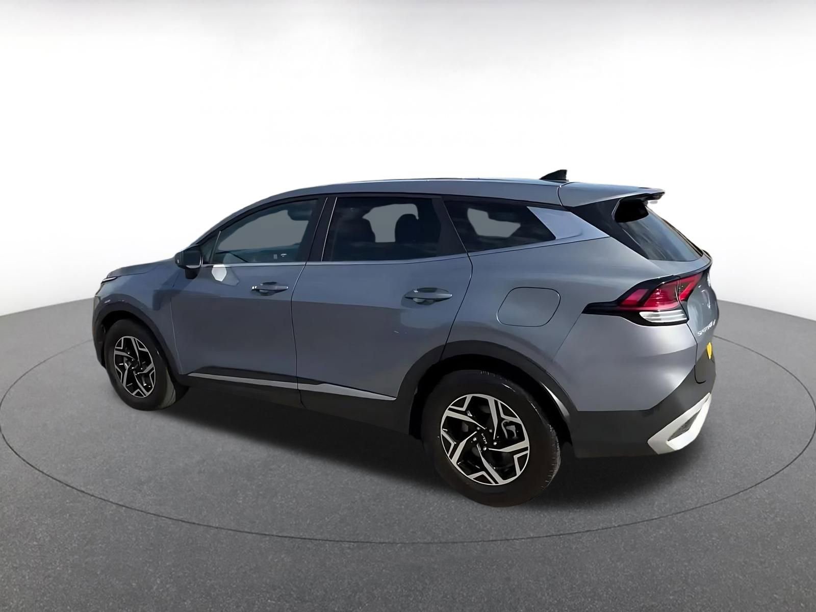 Used 2025 Kia Sportage LX image 13