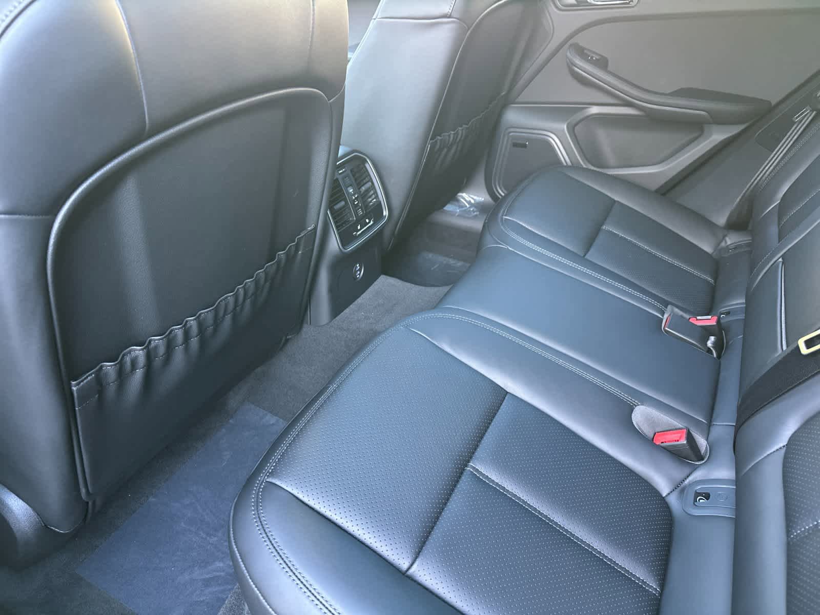 New 2025 Porsche Macan S AWD/4WD image 13