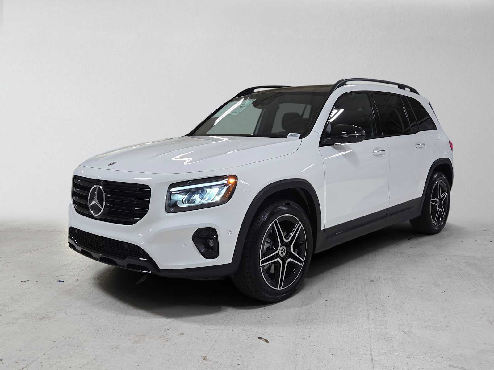 New 2026 Mercedes-Benz GLB 250 4MATIC image 7