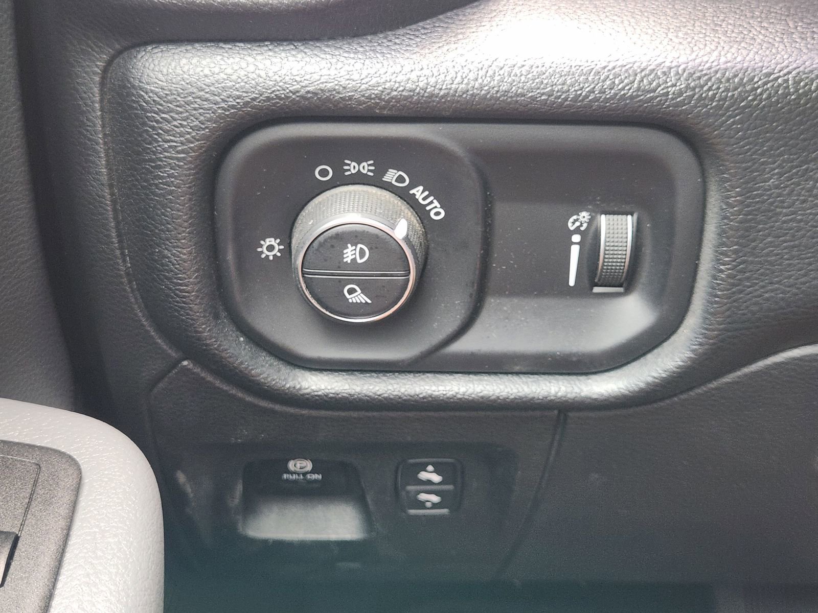 Used 2022 RAM 1500 Big Horn RWD image 24