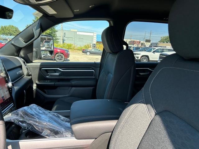 New 2026 RAM 1500 4x4 Crew Cab image 12