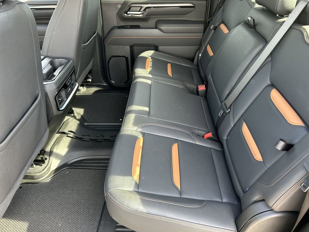 Used 2025 GMC Sierra 2500 AT4 w/ Technology Package image 25