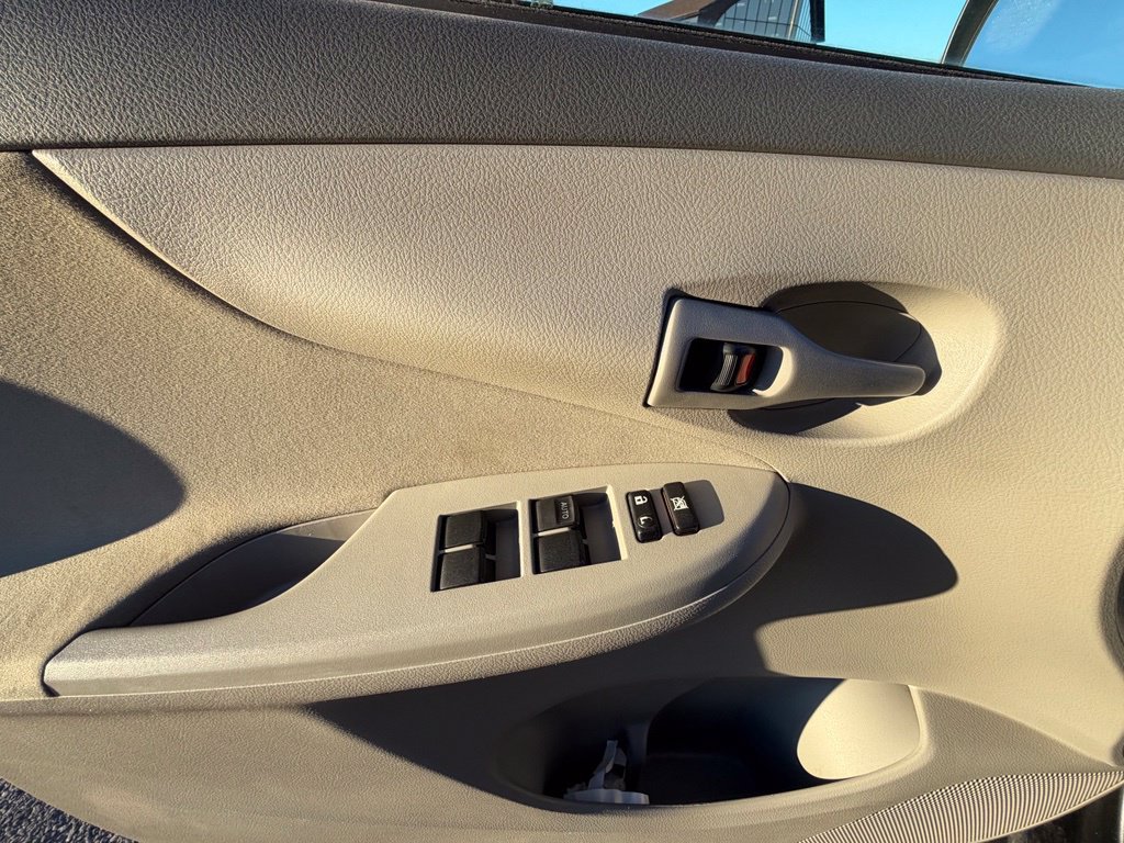 Used 2009 Toyota Corolla LE w/ All Weather Guard Pkg FWD image 15