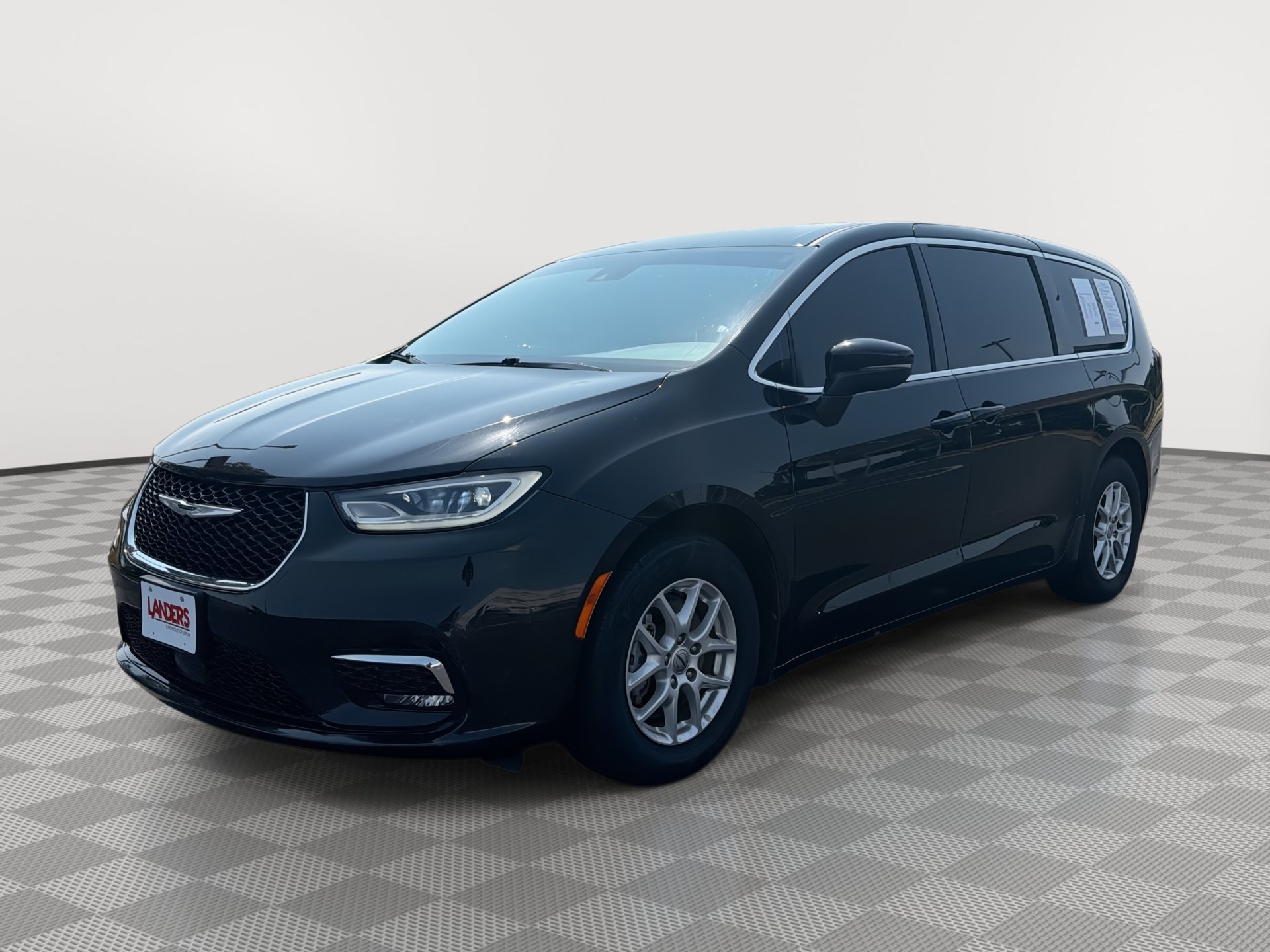 Used 2023 Chrysler Pacifica Touring