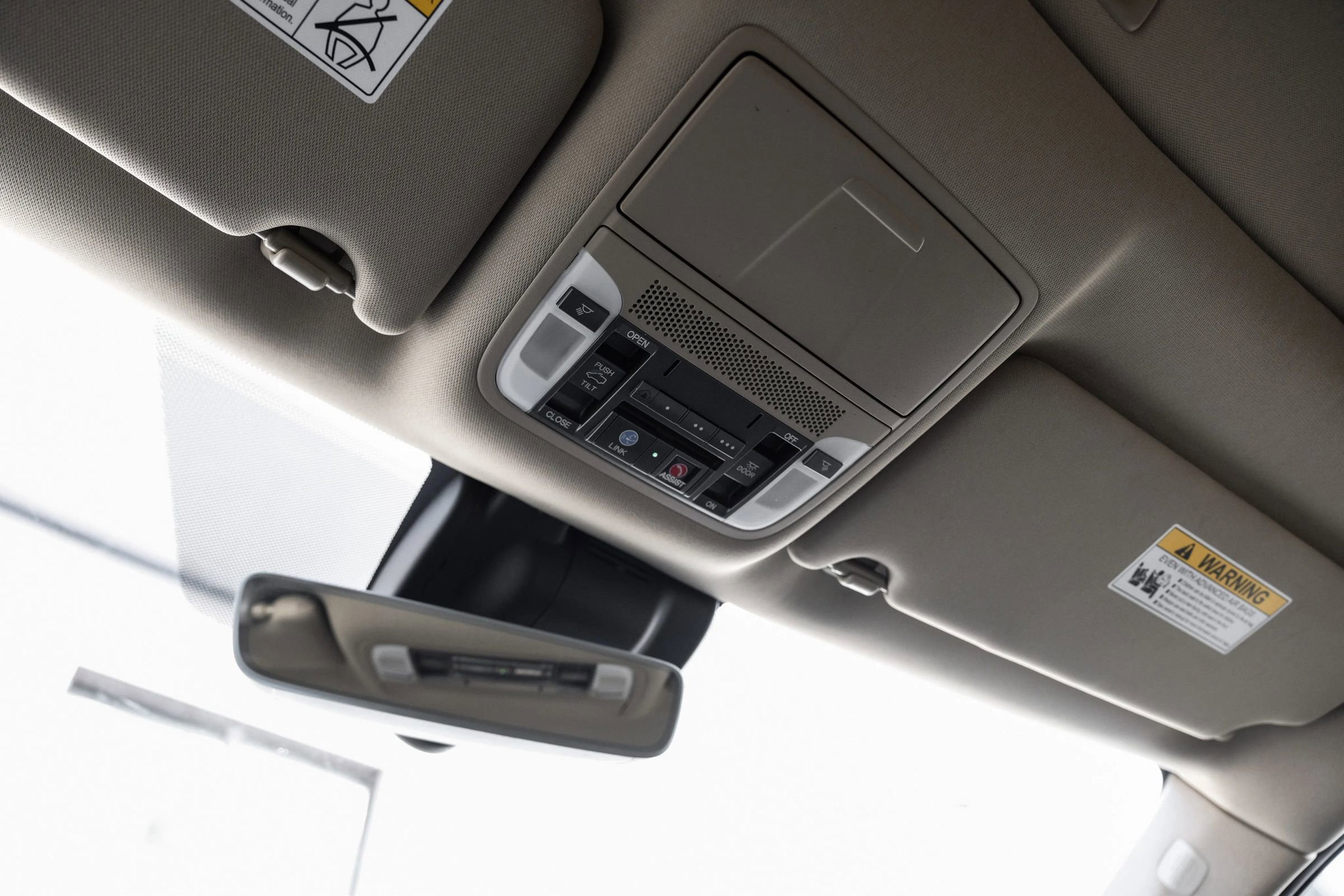 Used 2017 Acura MDX SH-AWD Sport Utility 4D image 32