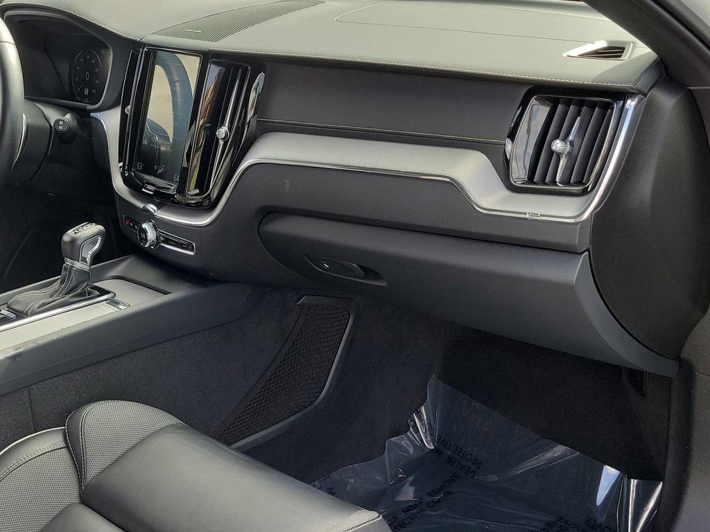 Used 2020 Volvo XC60 T5 R-Design w/ Protection Package Premier image 26