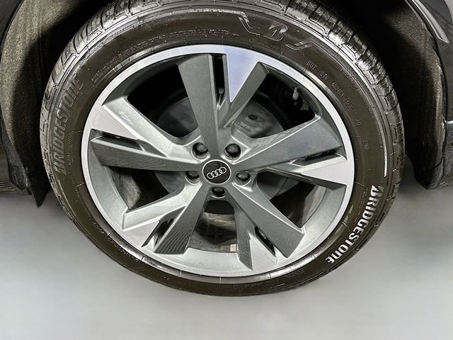 Used 2023 Audi Q4 e-tron Prestige image 31