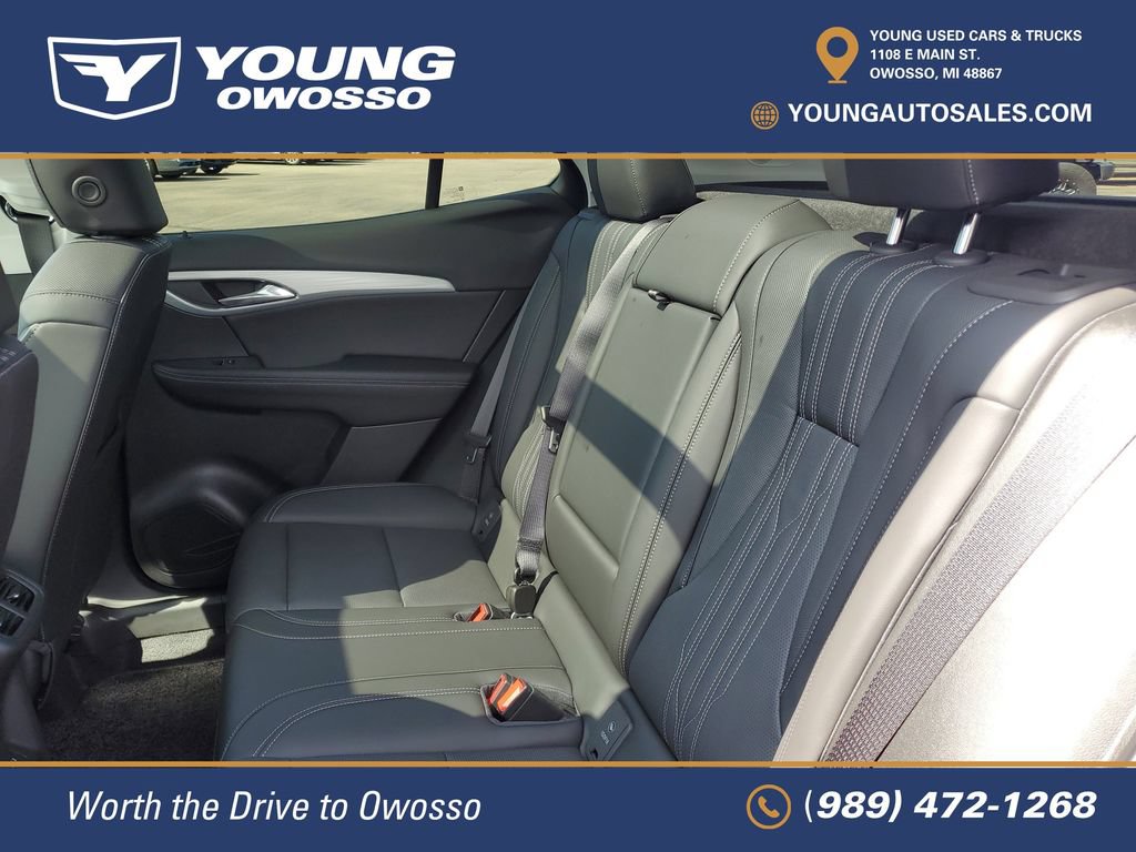 Used 2025 Buick Envision Avenir AWD/4WD image 29