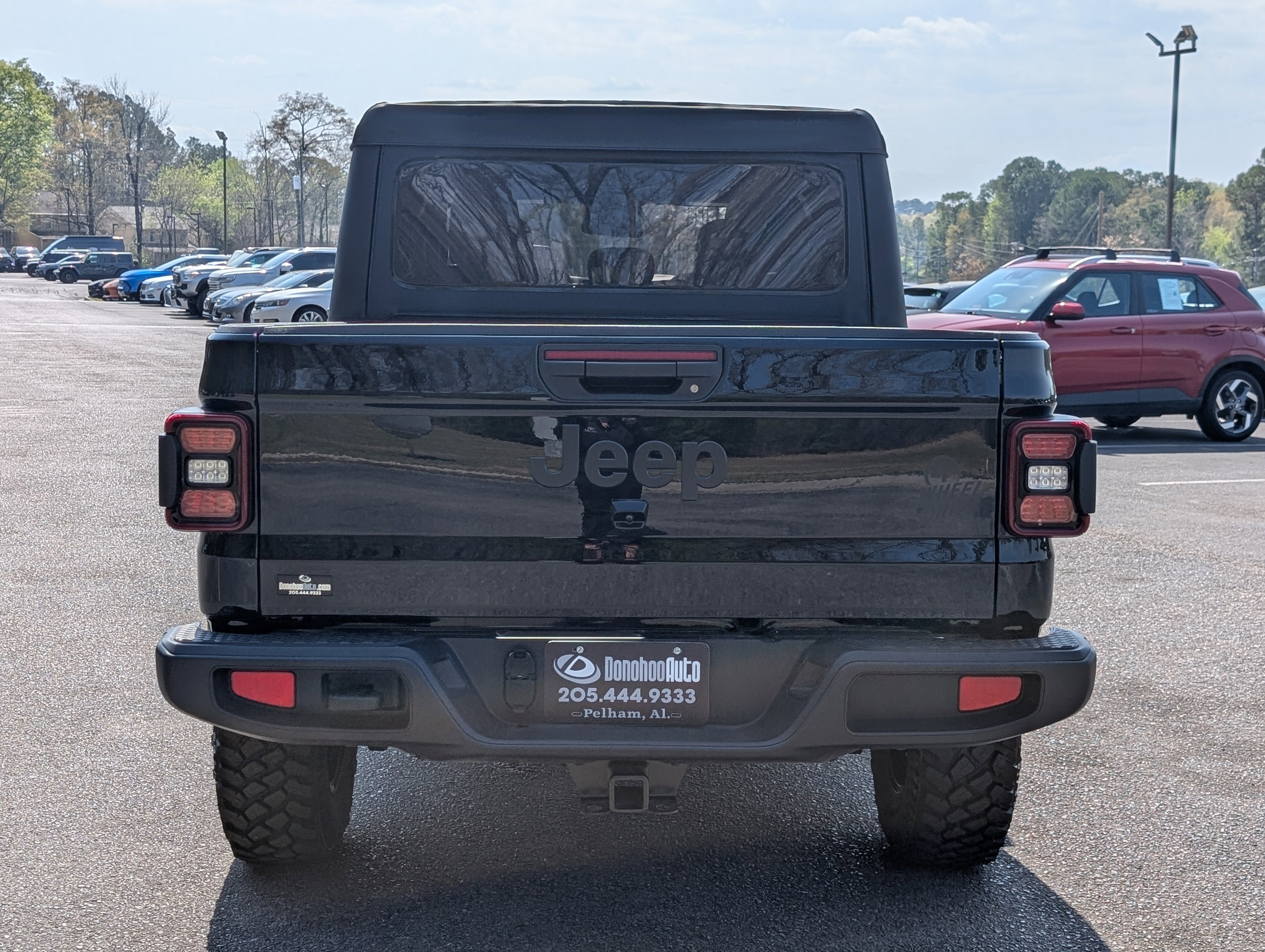 Used 2025 Jeep Gladiator Willys image 8