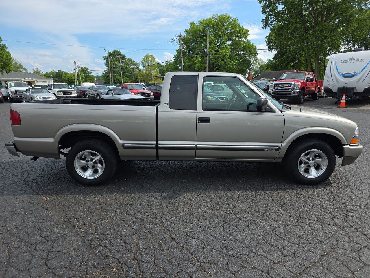 Used 2000 Chevrolet S10 Pickup LS w/ Preferred Equipment Group RWD image 21