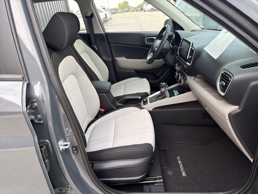 New 2026 Hyundai Venue SEL FWD image 35