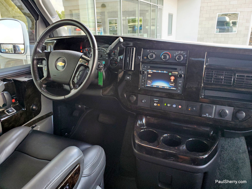 Used 2020 Chevrolet Express 2500 w/ Enhanced Convenience Package RWD image 8