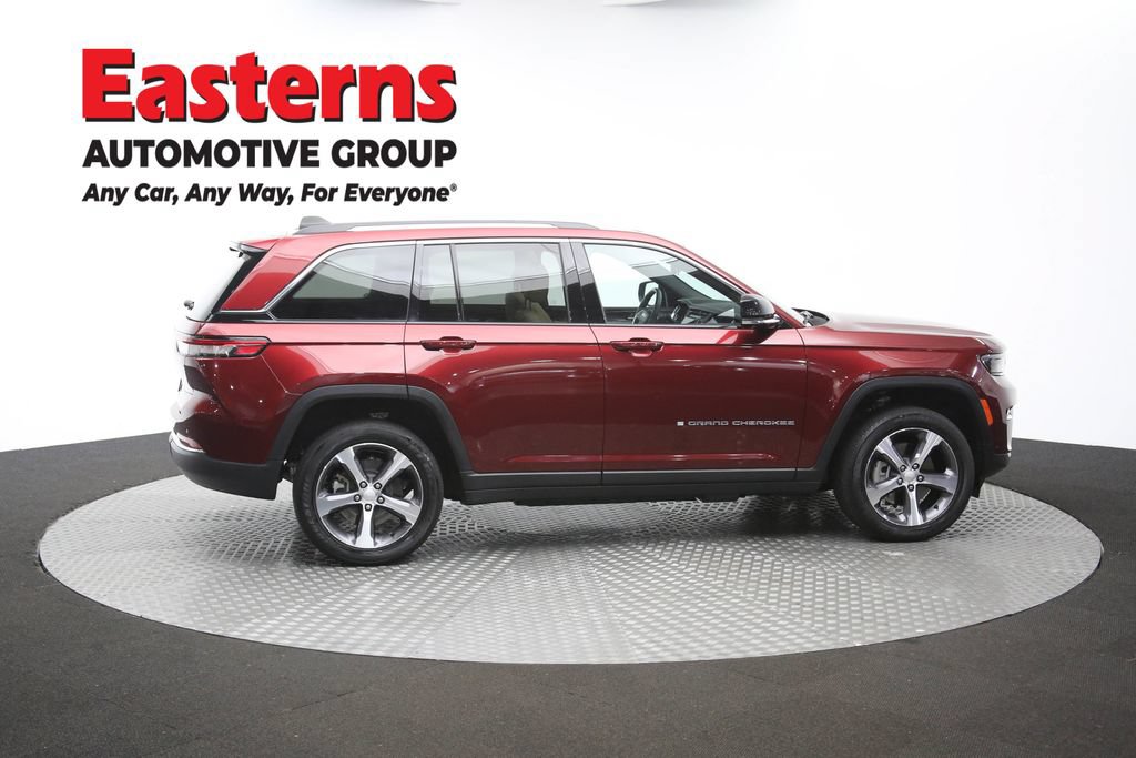 Used 2023 Jeep Grand Cherokee 4WD 4xe w/ Luxury Tech Group II image 46