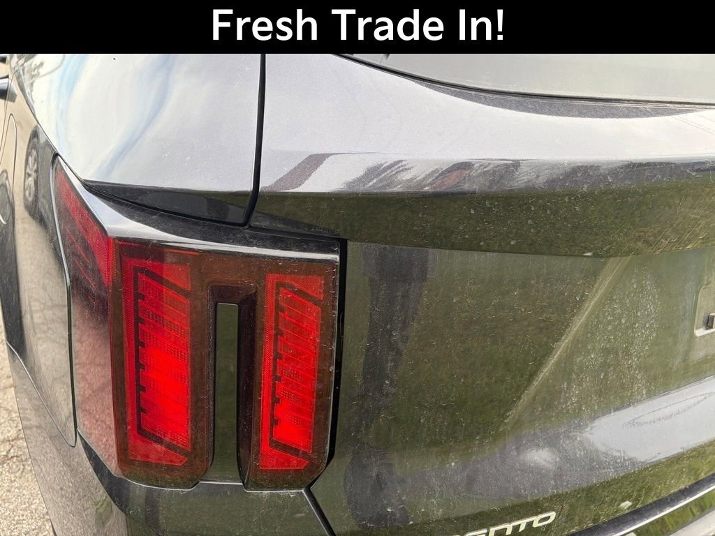 Certified 2025 Kia Sorento S w/ Panoramic Sunroof Package image 11