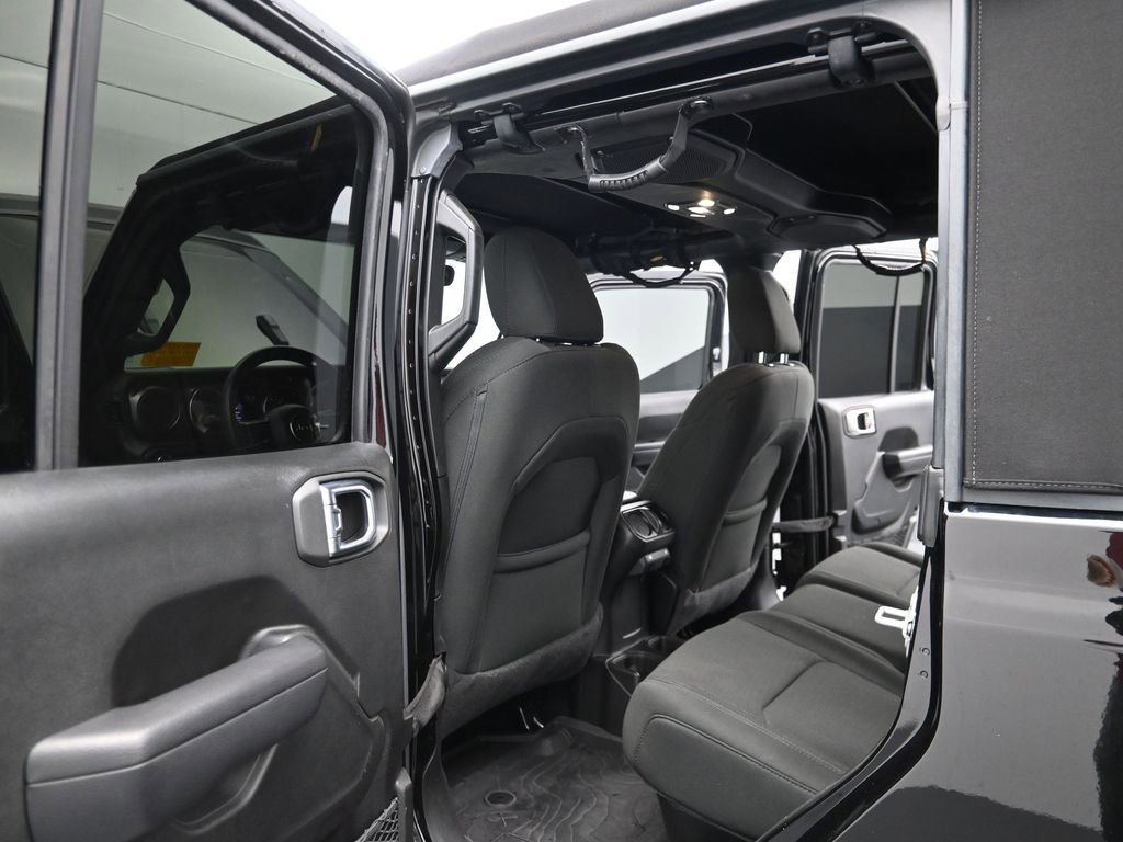 Used 2023 Jeep Gladiator Sport image 11