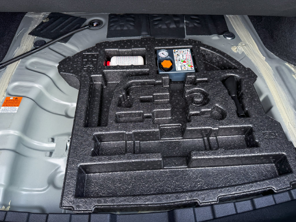 New 2027 Nissan Sentra SR w/ Floor Mat Package FWD image 29