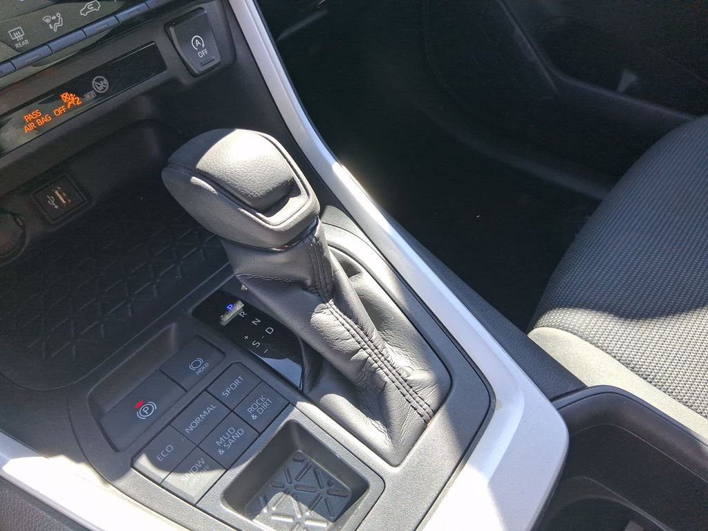 Used 2024 Toyota RAV4 LE image 22