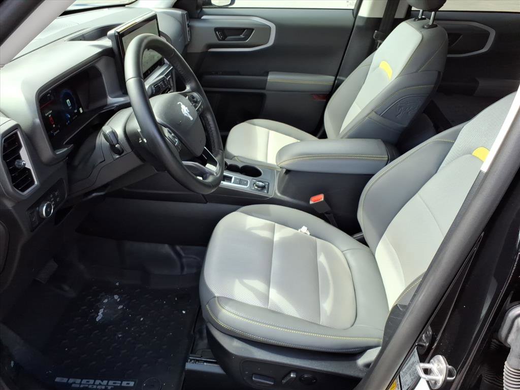 Used 2025 Ford Bronco Sport Badlands w/ Sasquatch Badlands Package image 2