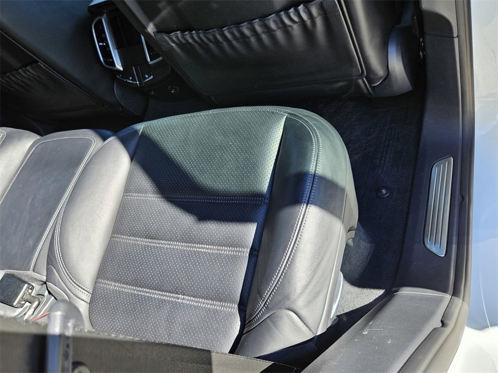 Used 2016 Porsche Cayenne Turbo image 35