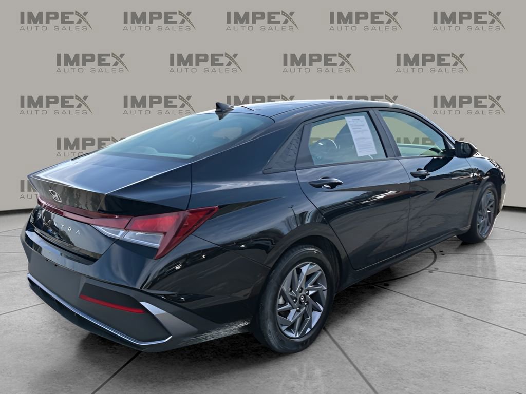 Used 2024 Hyundai Elantra SEL image 5
