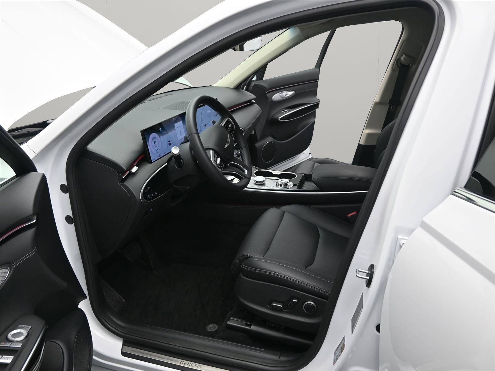 Used 2026 Genesis GV70 2.5T image 5