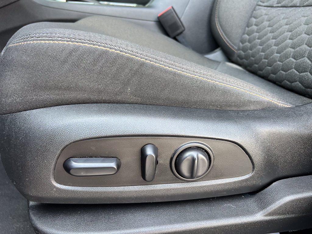 Used 2020 Chevrolet Equinox LT AWD/4WD image 17