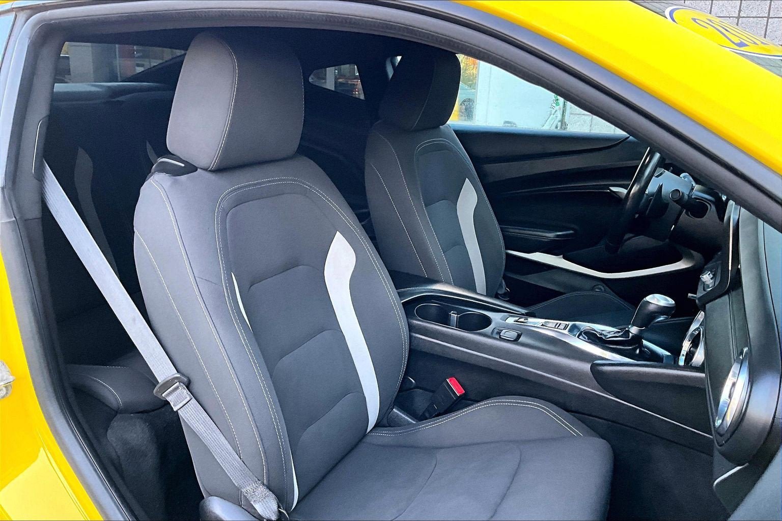 Used 2018 Chevrolet Camaro LT w/ Technology Package RWD image 7