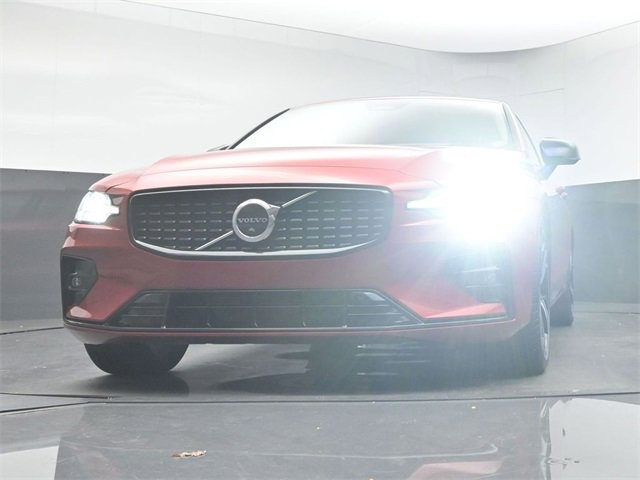 Used 2023 Volvo S60 B5 Plus image 37