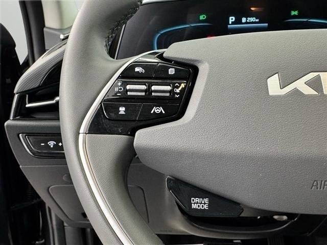 Used 2023 Kia Niro EX FWD image 21