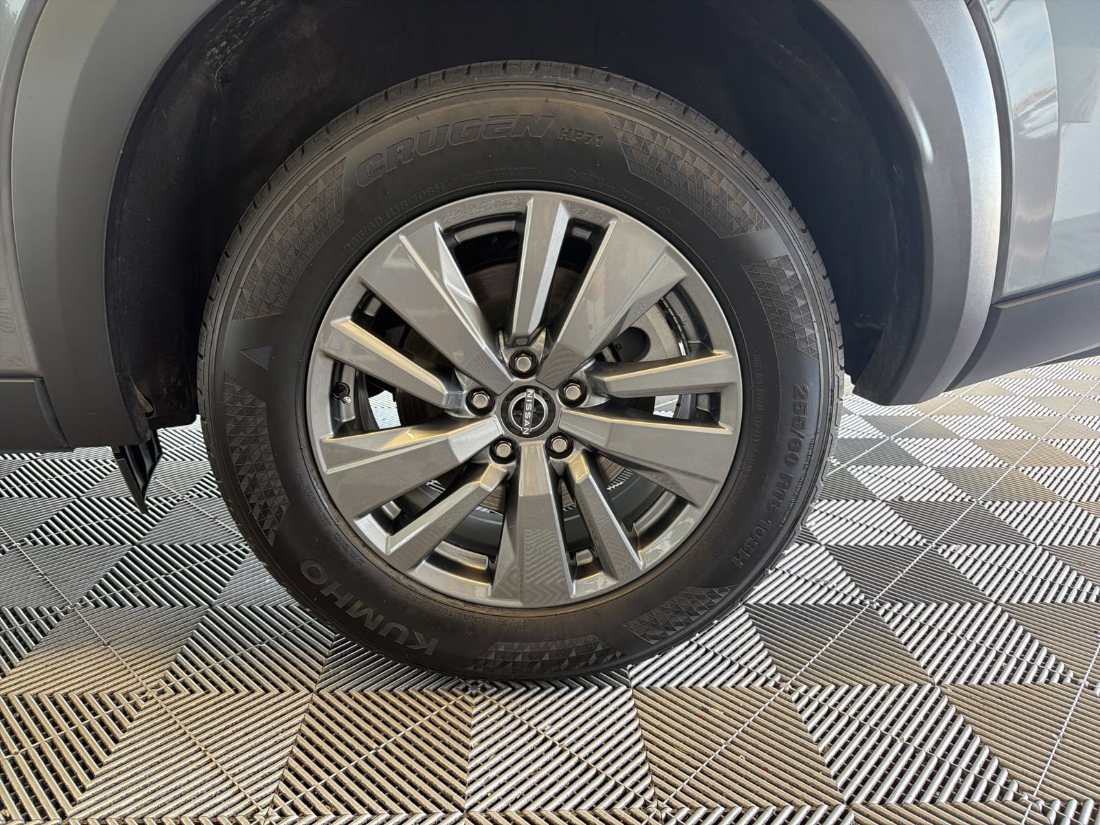 Used 2025 Nissan Pathfinder SV FWD image 8