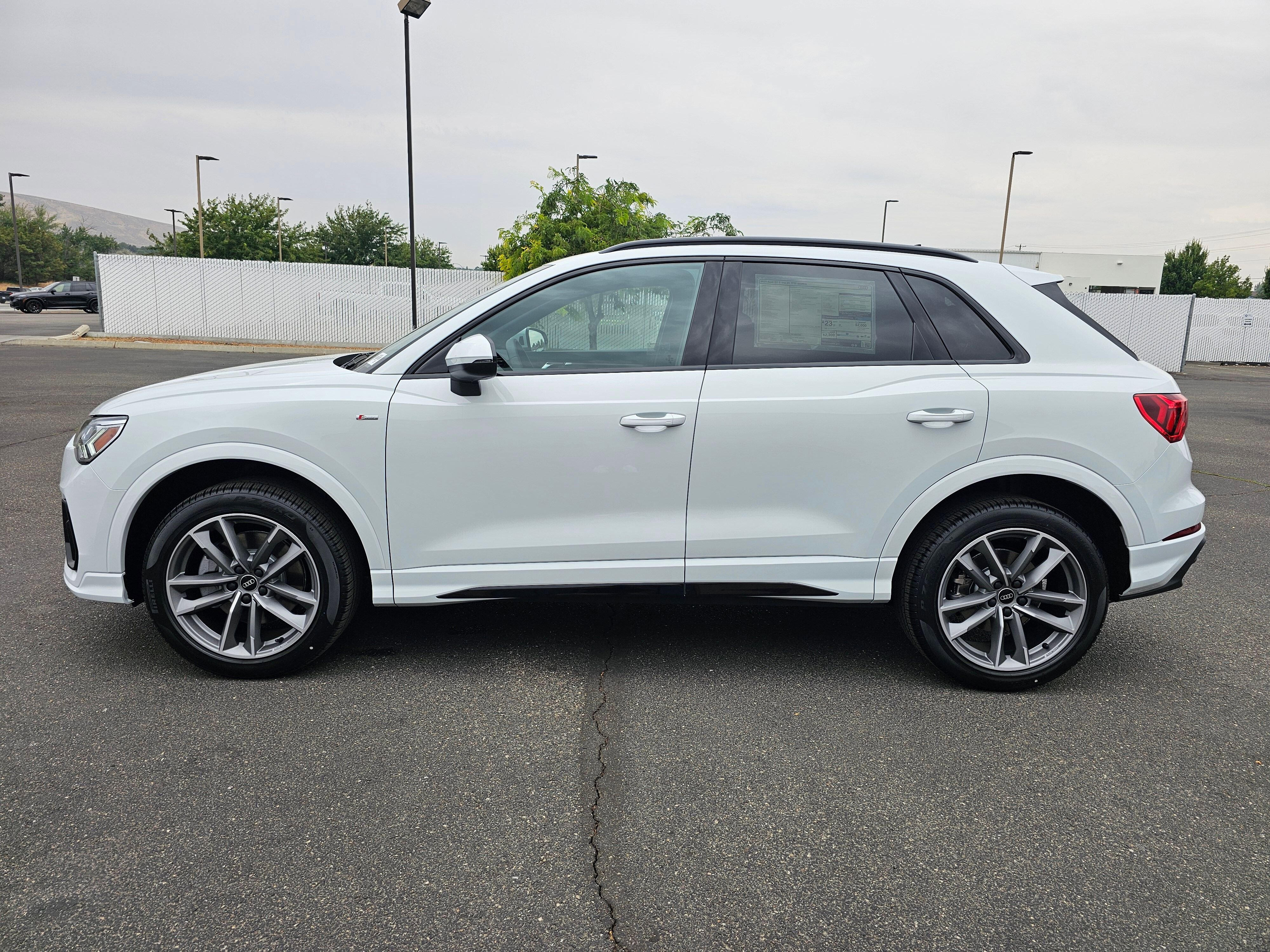 New 2025 Audi Q3 2.0T Premium image 3