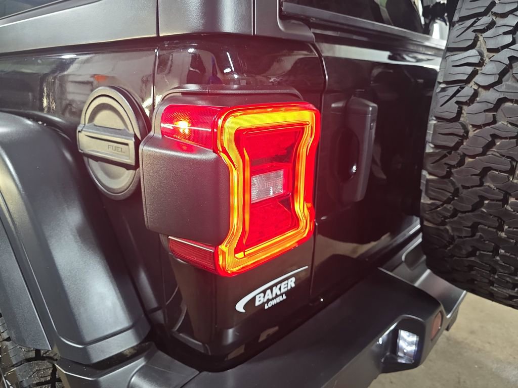 Used 2023 Jeep Wrangler Unlimited Rubicon w/ Xtreme Recon 35" Tire Package AWD/4WD image 31