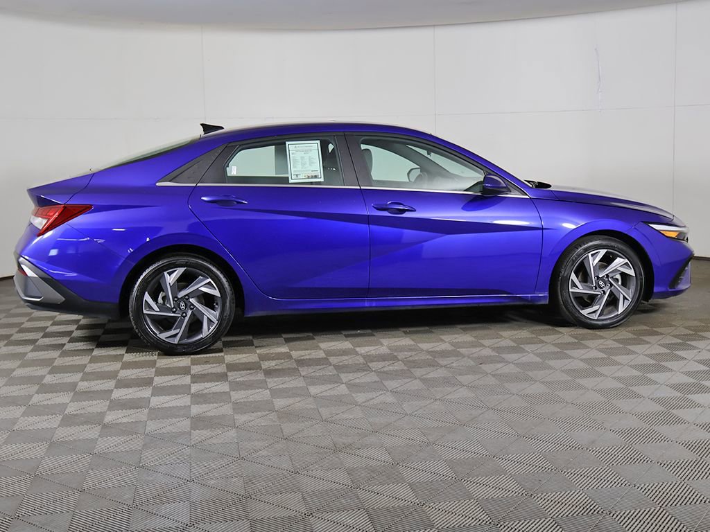 Used 2024 Hyundai Elantra SEL w/ Convenience Package FWD image 27