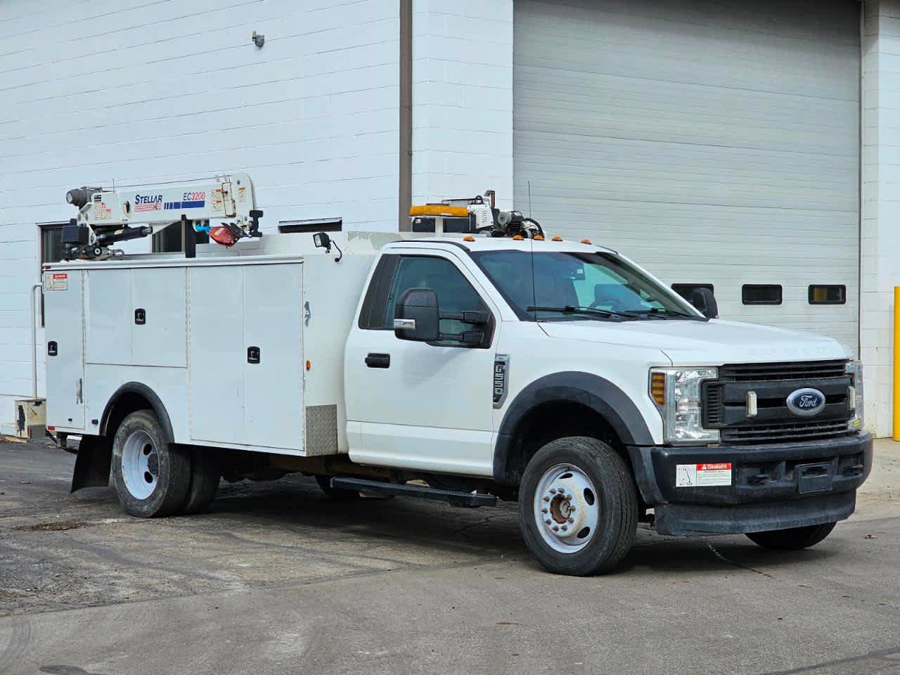 Used 2019 Ford F550 4x4 Regular Cab Super Duty image 2