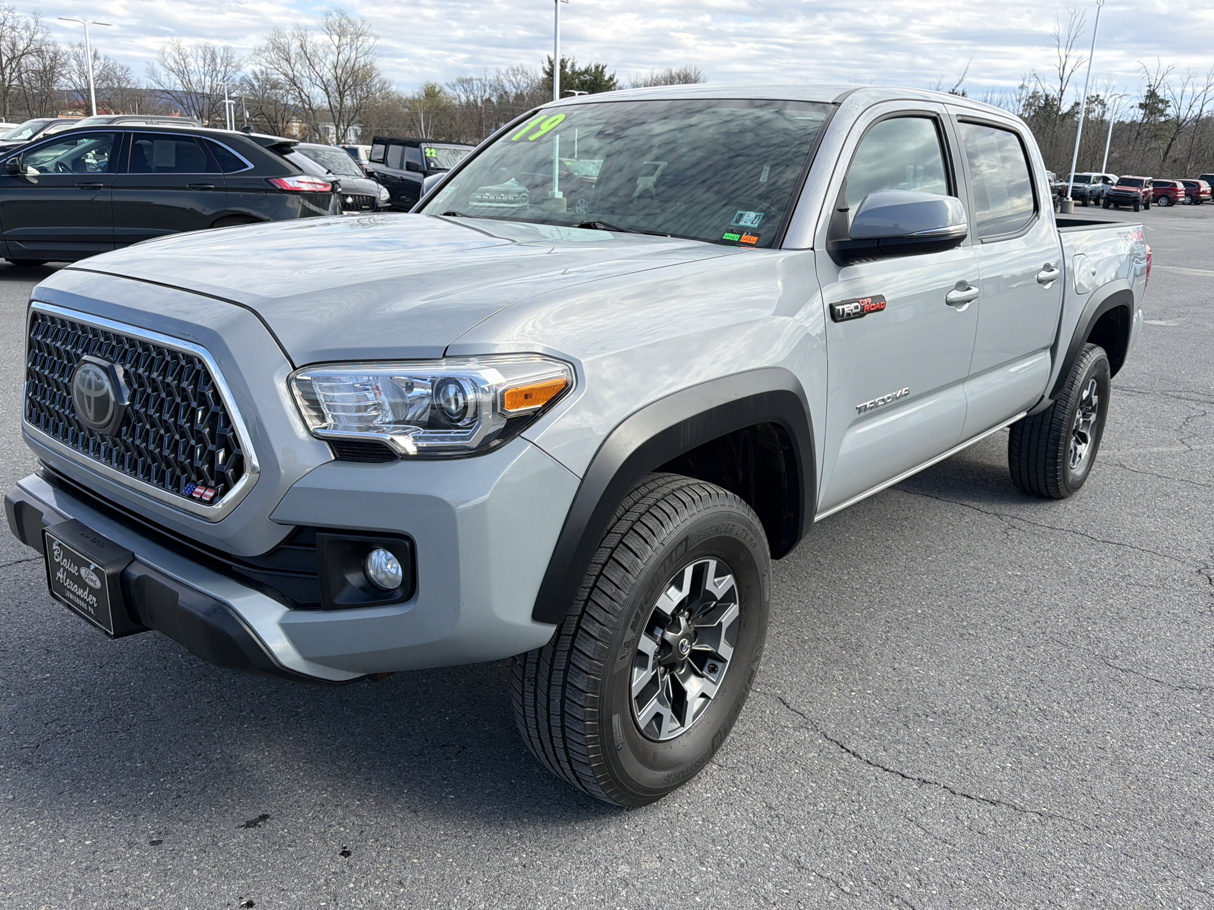 Used 2019 Toyota Tacoma TRD Off-Road w/ Technology Package image 8