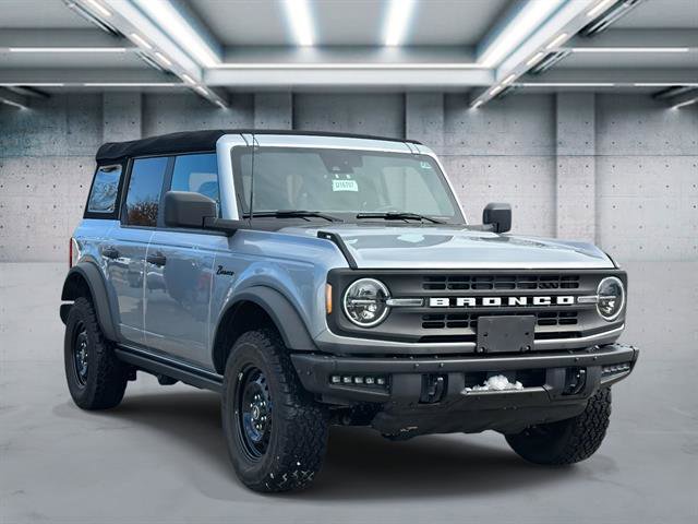 Used 2023 Ford Bronco Black Diamond image 2