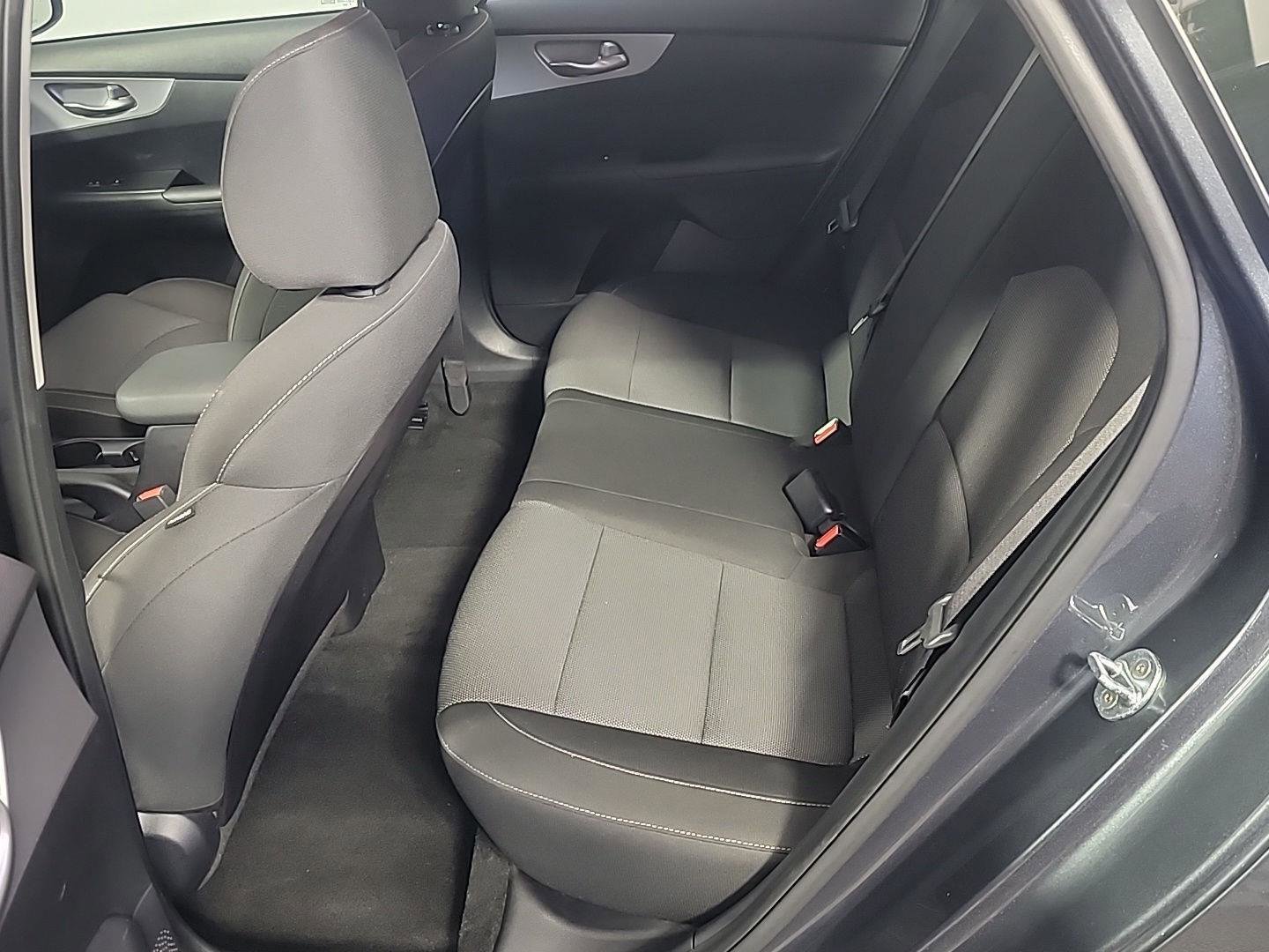 Used 2022 Kia Forte LXS w/ LXS Technology Package image 17