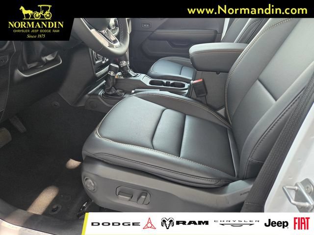 New 2026 Jeep Wrangler Unlimited Sahara AWD/4WD image 9