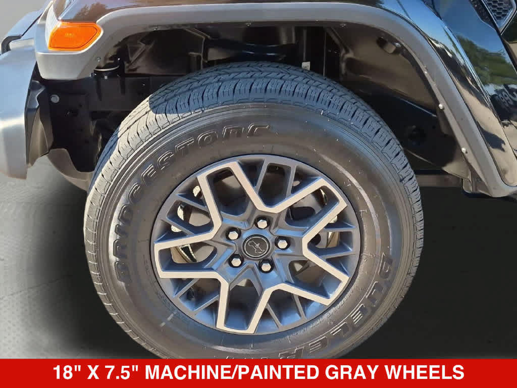 Used 2026 Jeep Wrangler Unlimited Sahara AWD/4WD image 13