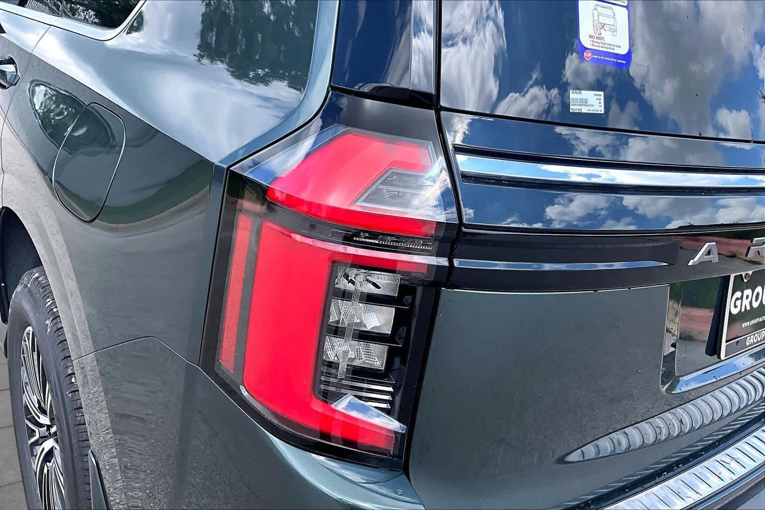 New 2026 Nissan Armada Platinum AWD/4WD image 12