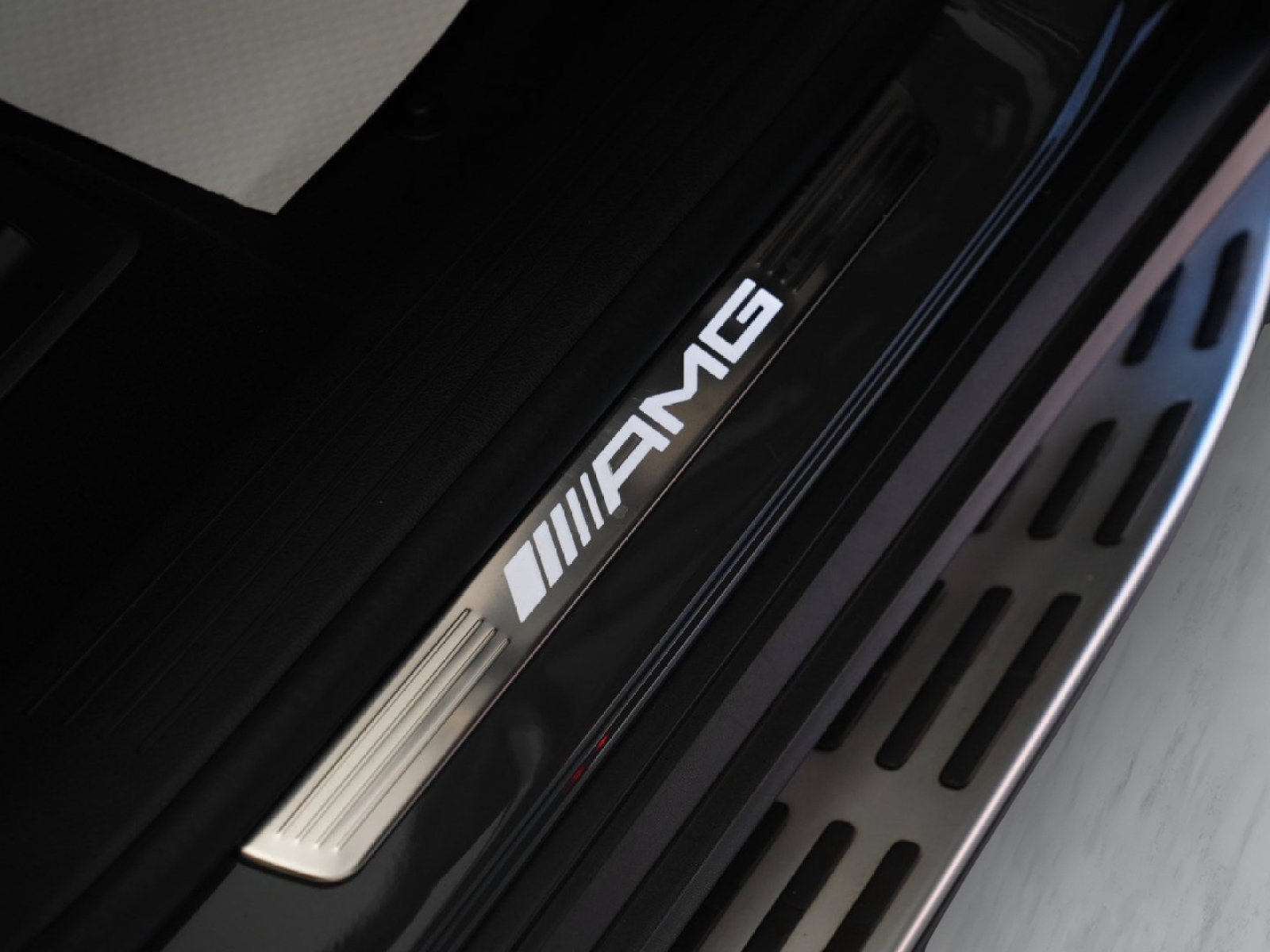 Used 2025 Mercedes-Benz GLS 63 AMG 4MATIC image 46