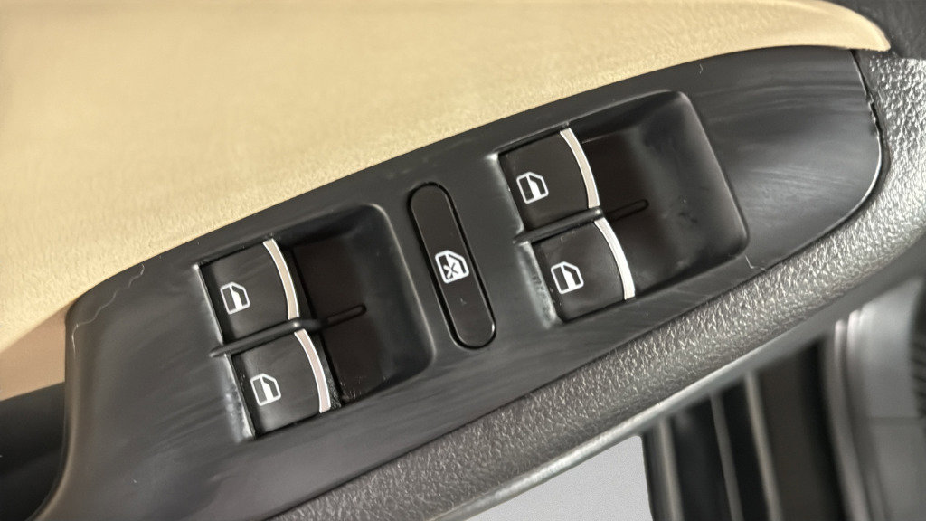 Used 2013 Volkswagen Jetta SEL FWD image 15