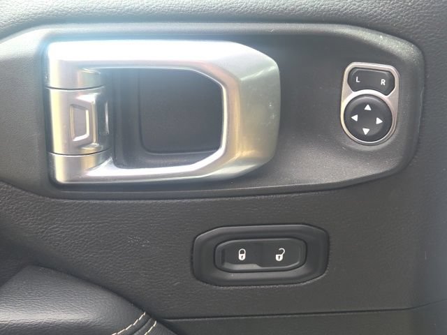 Used 2022 Jeep Gladiator Overland w/ LED Lighting Group AWD/4WD image 19