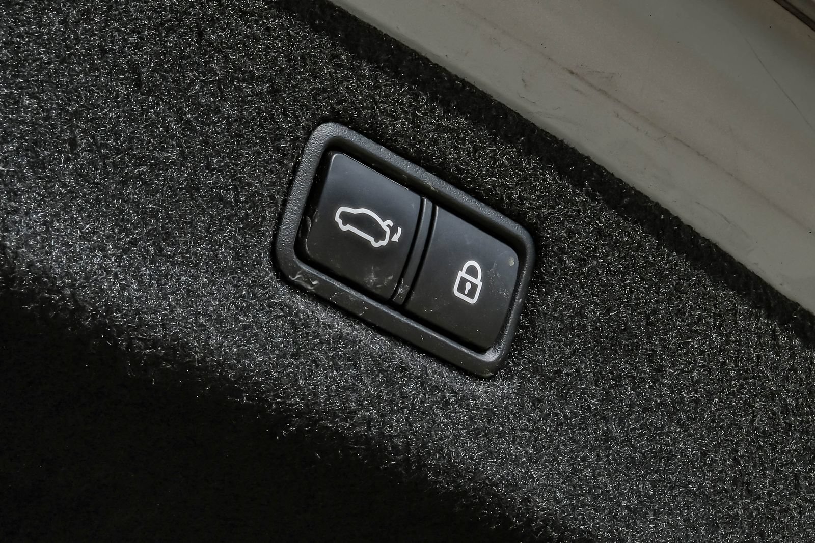 Used 2019 Genesis G90 5.0 Ultimate RWD image 61
