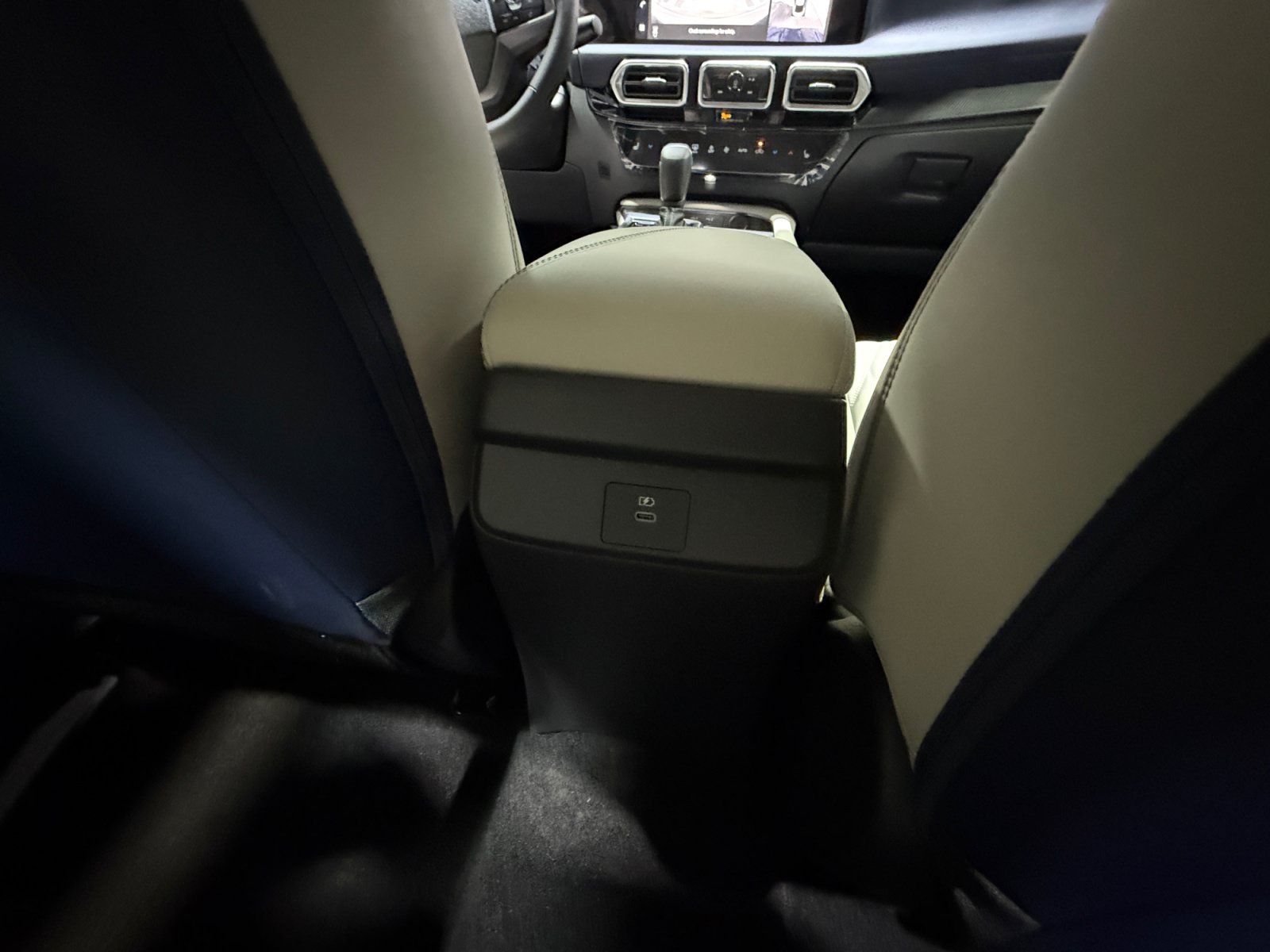 New 2026 Nissan Sentra SL w/ Floor Mat Package FWD image 32