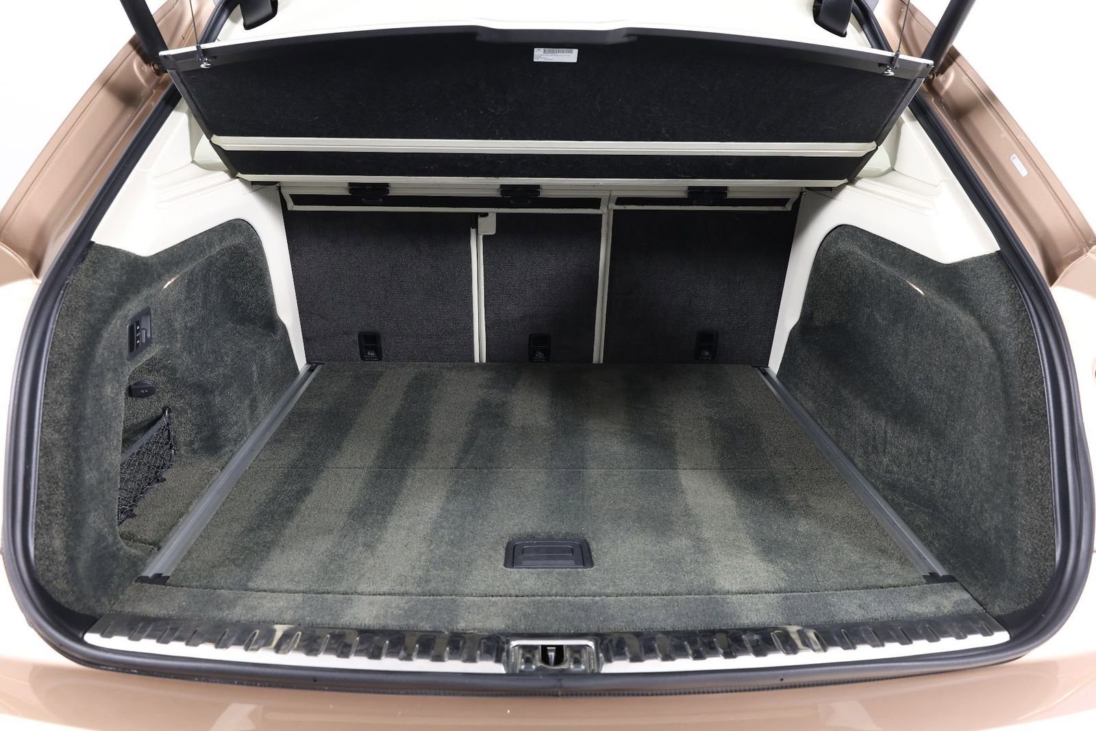 Used 2021 Bentley Bentayga image 30