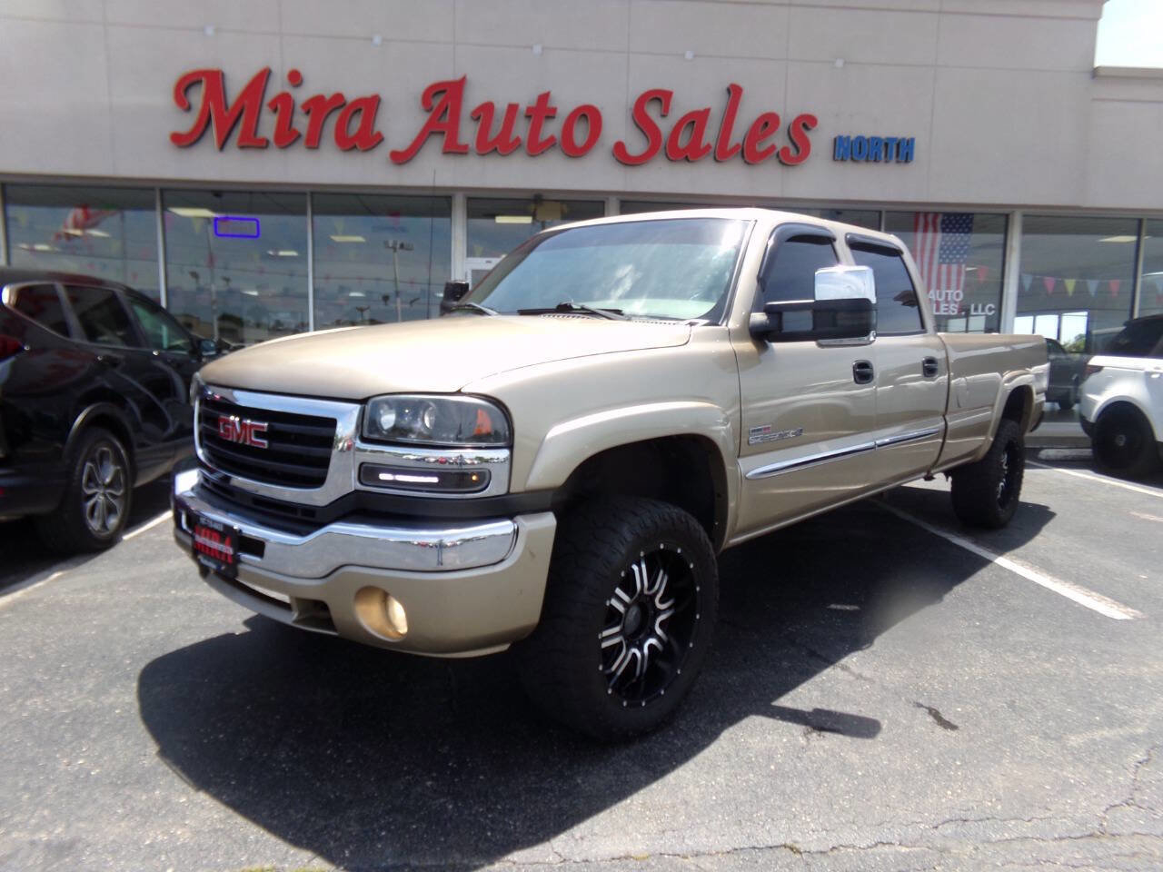 Used 2004 GMC Sierra 2500 SLE w/ Heavy-Duty Power Package AWD/4WD image 1